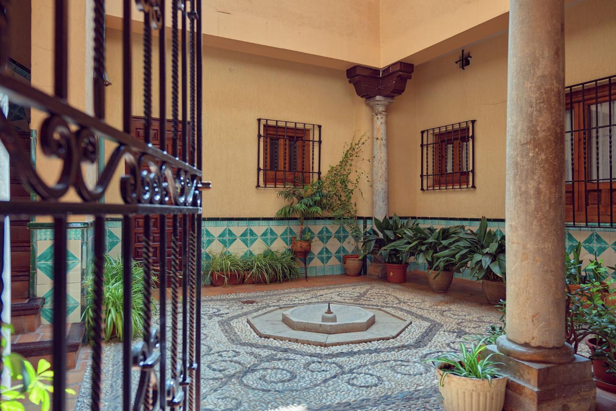 Anali - Hostatel Apartment Granada Exterior photo